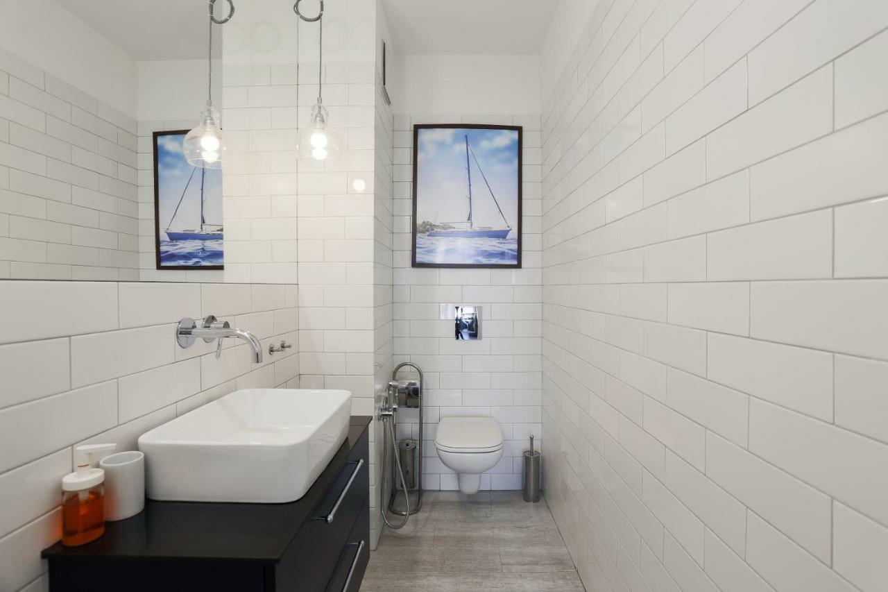Unique Motlawa Riverbank Apartment Gdaňsk Exteriér fotografie